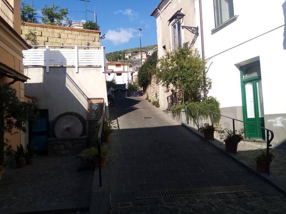 Casa Sorrentina Holiday Вико Екуензе Екстериор снимка